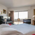 Veeve - Panoramic Views From The 17Th