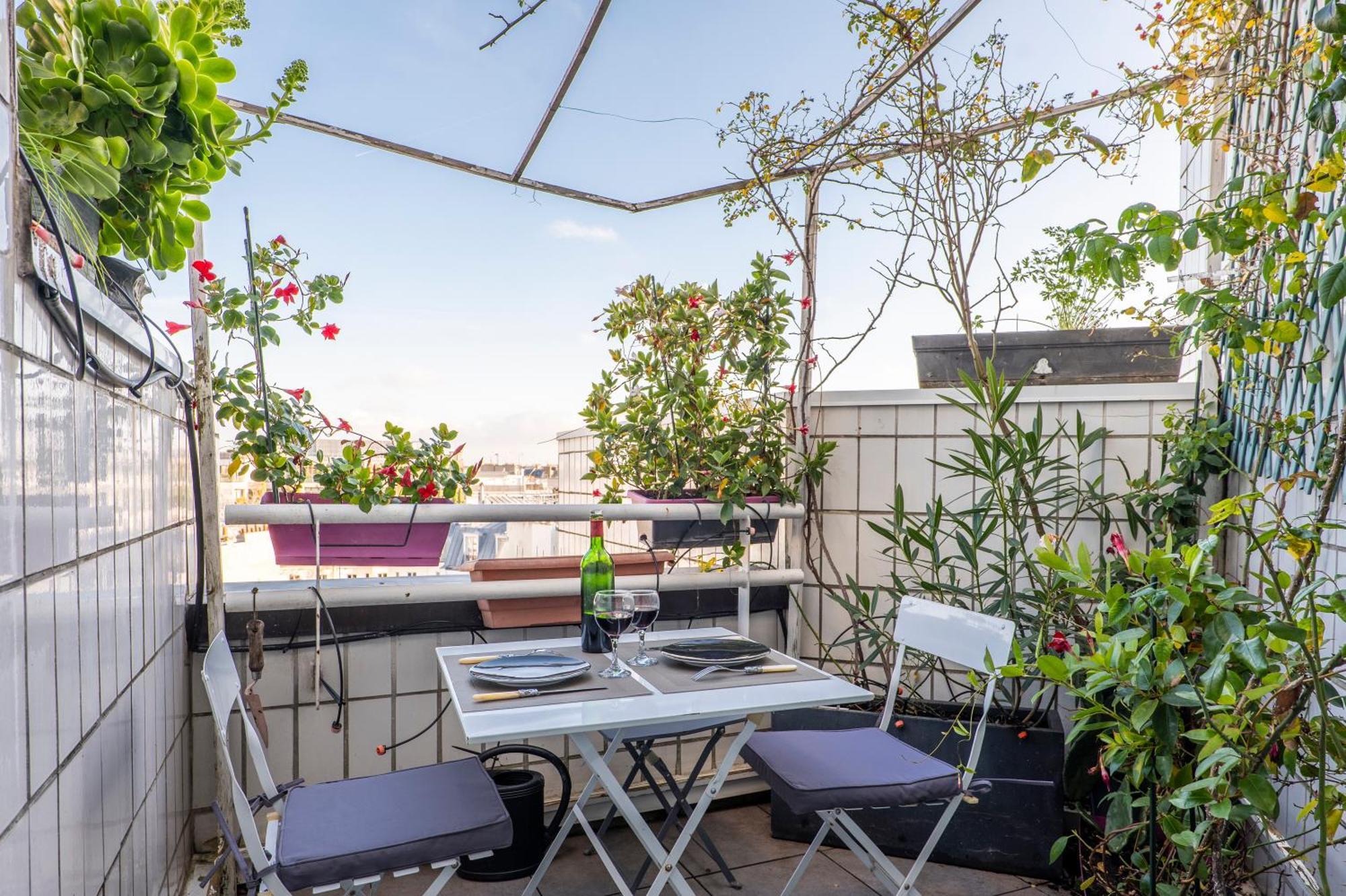 Veeve - Panoramic Views From The 17th Appartement *