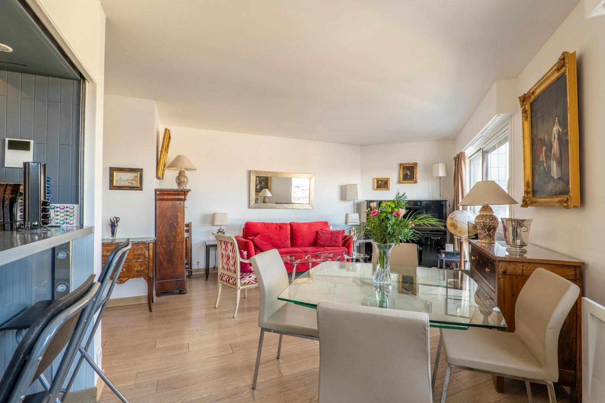 Veeve - Panoramic Views From The 17th Appartement Parijs